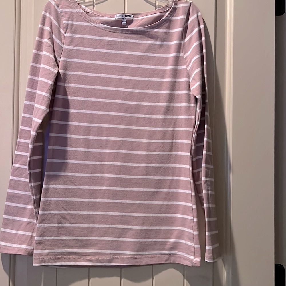 Fashion Nova long sleeve shirt